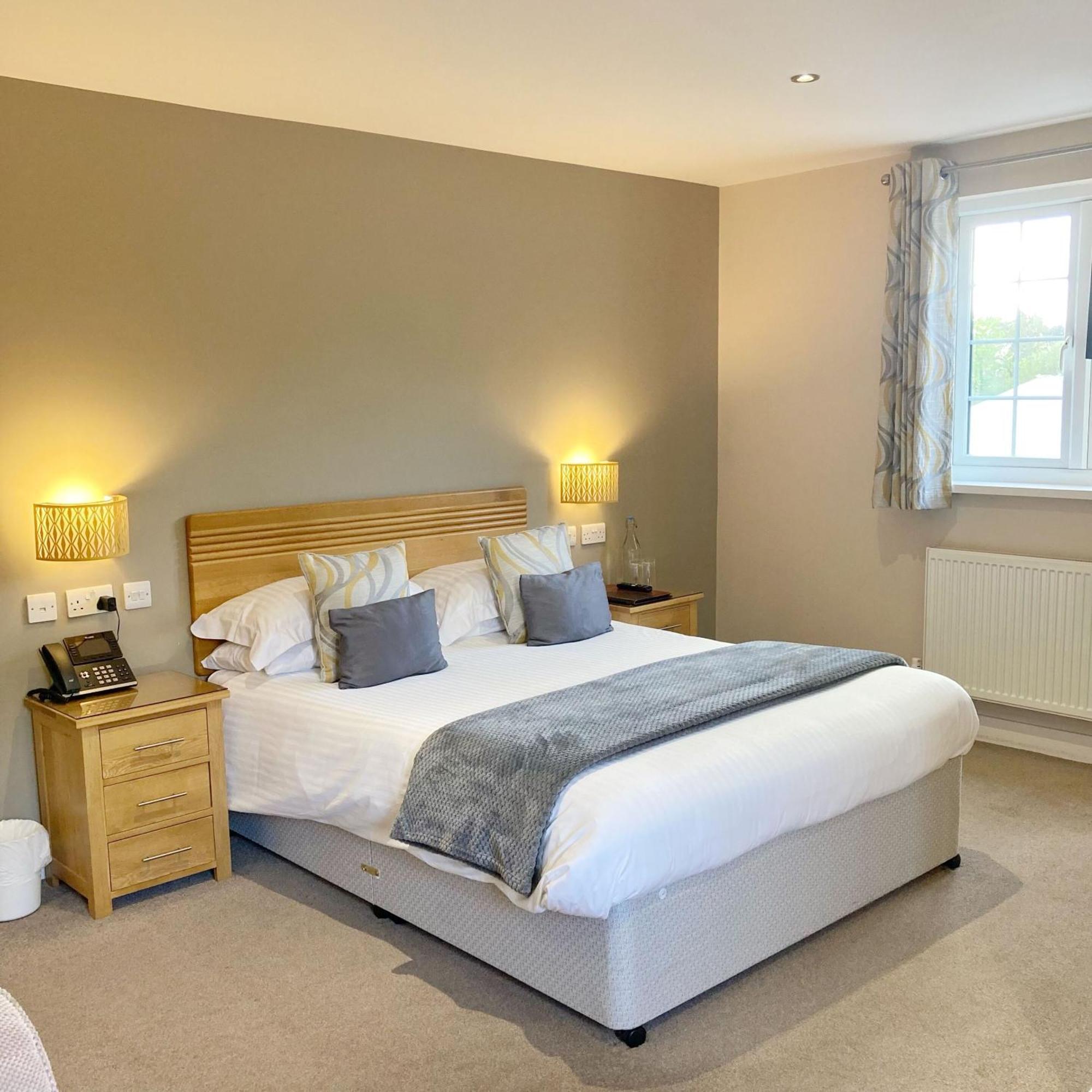 The Britannia Inn & Waves Restaurant St Austell Phòng bức ảnh