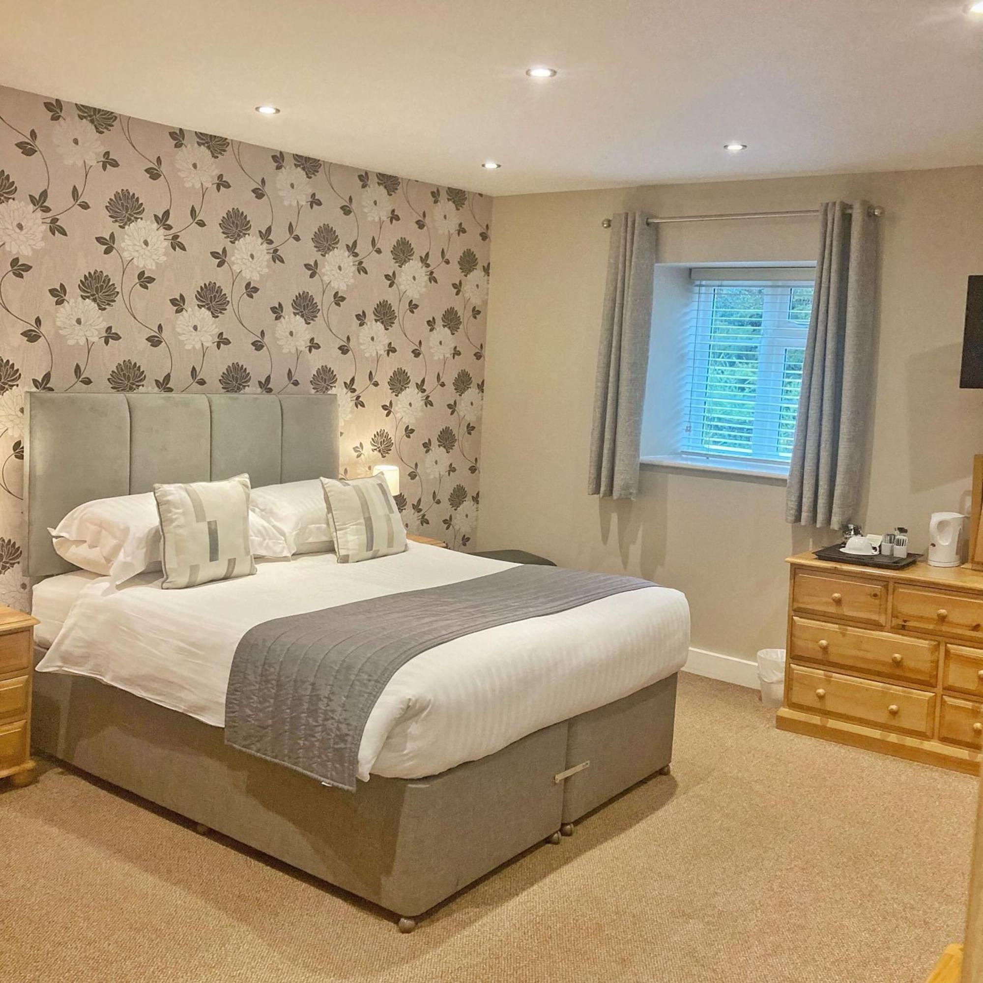 The Britannia Inn & Waves Restaurant St Austell Phòng bức ảnh