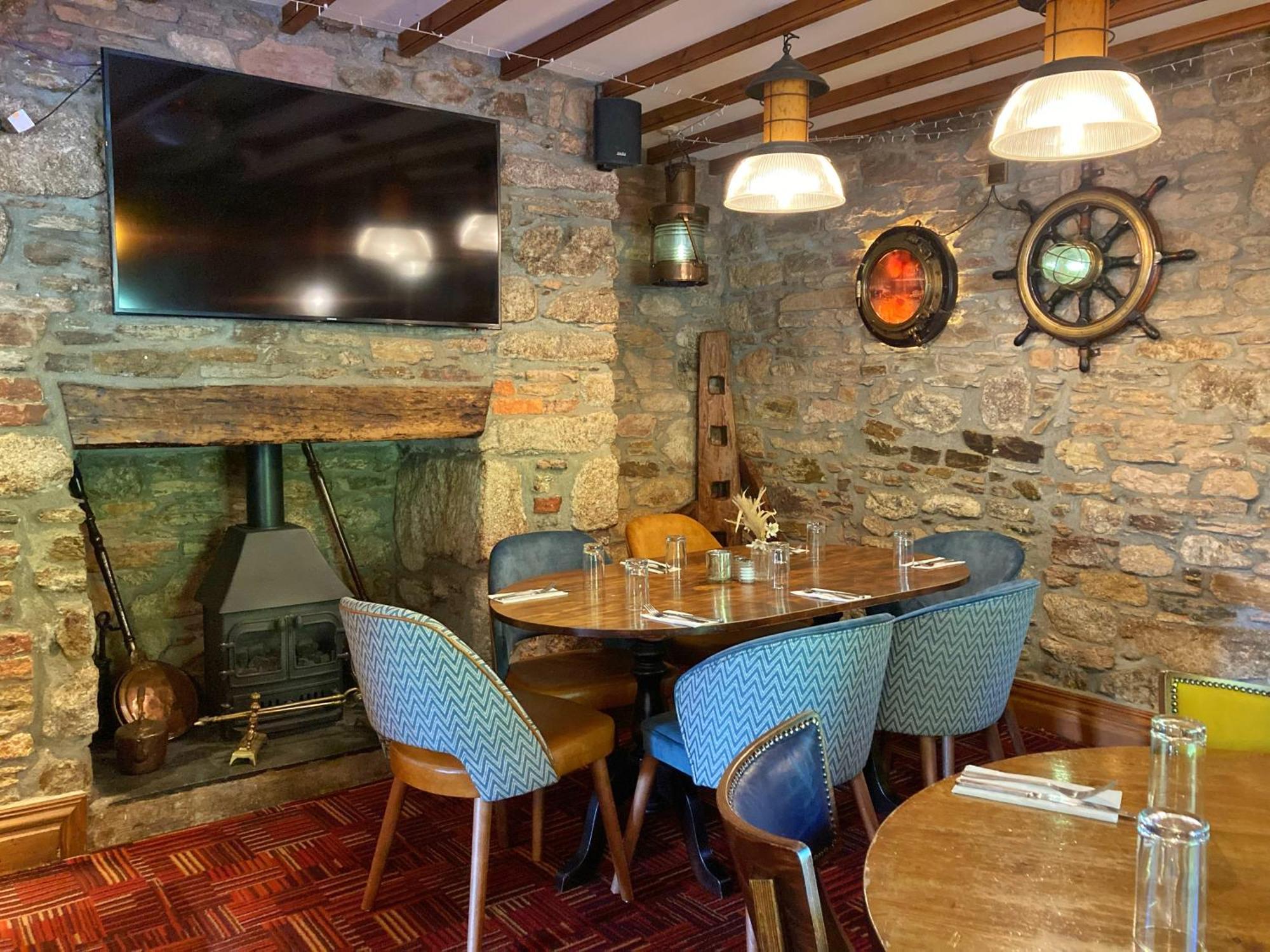 The Britannia Inn & Waves Restaurant St Austell Ngoại thất bức ảnh